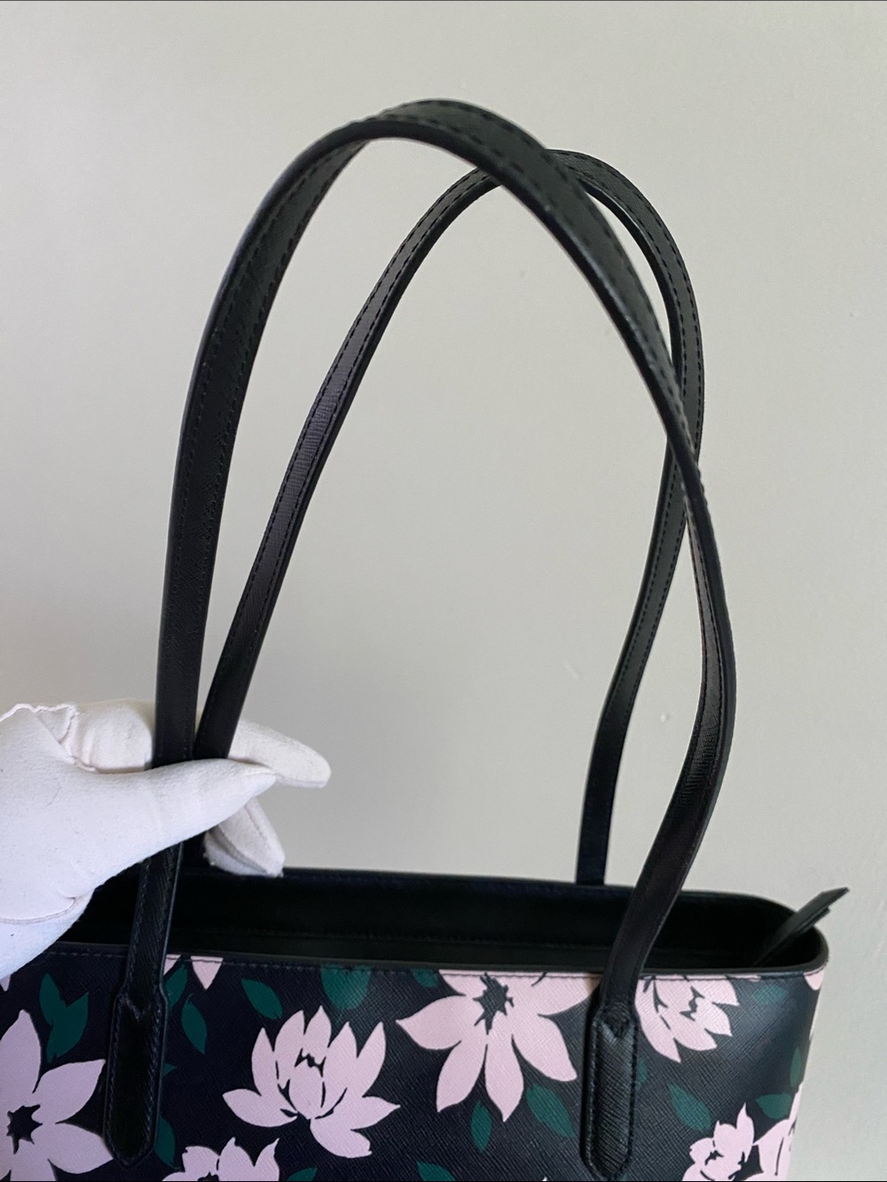 Kate Spade New York Jana Winter Blooms Medium Tote - Picture 9 of 17